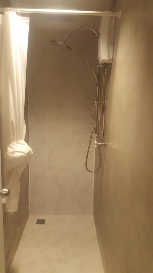Revolution Hostel Asoke Bangkok Exterior photo